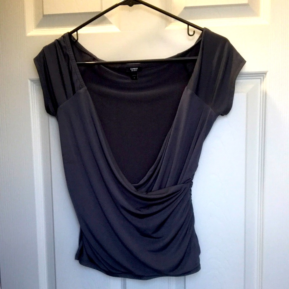 Body contouring t-shirt